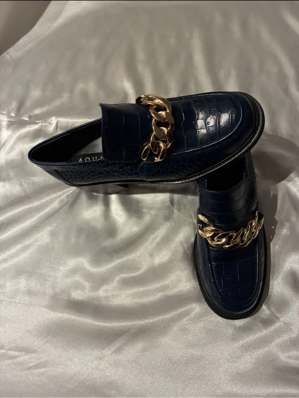 AQUA Croc-Embossed Black Leather Loafers w/Gold Chain Size 8M Elegant Chic
